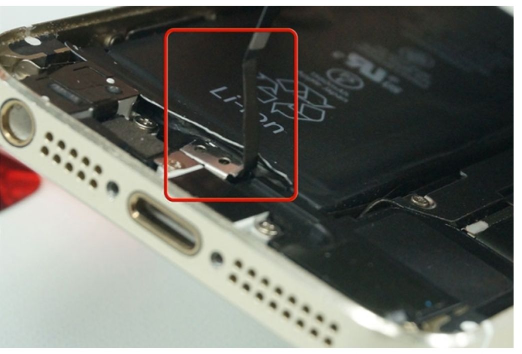 苹果手机怎么贴电池胶带苹果手机换电池对手机有影响吗-第2张图片-平心在线